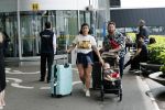 Schiphol 2 augustus 2019
Roxeanne Hazes op schiphol met partner Erik Zwennes en hun zoon Fender