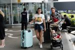 Schiphol 2 augustus 2019
Roxeanne Hazes op schiphol met partner Erik Zwennes en hun zoon Fender