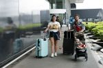 Schiphol 2 augustus 2019
Roxeanne Hazes op schiphol met partner Erik Zwennes en hun zoon Fender