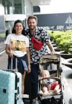 Schiphol 2 augustus 2019
Roxeanne Hazes op schiphol met partner Erik Zwennes en hun zoon Fender