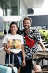 Schiphol 2 augustus 2019
Roxeanne Hazes op schiphol met partner Erik Zwennes en hun zoon Fender
