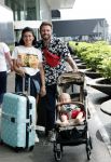 Schiphol 2 augustus 2019
Roxeanne Hazes op schiphol met partner Erik Zwennes en hun zoon Fender