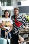 Schiphol 2 augustus 2019
Roxeanne Hazes op schiphol met partner Erik Zwennes en hun zoon Fender
