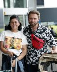 Schiphol 2 augustus 2019
Roxeanne Hazes op schiphol met partner Erik Zwennes en hun zoon Fender
