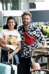 Schiphol 2 augustus 2019
Roxeanne Hazes op schiphol met partner Erik Zwennes en hun zoon Fender