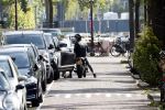 Amsterdam 23 augustus 2019
Ruud de Wild arriveert op zijn motor bij het huis van Olcay Gulsen . Daarna gaan ze met Olcay haar auto naar een fietsenwinkel.