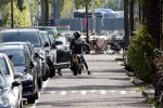Amsterdam 23 augustus 2019
Ruud de Wild arriveert op zijn motor bij het huis van Olcay Gulsen . Daarna gaan ze met Olcay haar auto naar een fietsenwinkel.