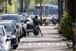 Amsterdam 23 augustus 2019
Ruud de Wild arriveert op zijn motor bij het huis van Olcay Gulsen . Daarna gaan ze met Olcay haar auto naar een fietsenwinkel.