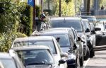 Amsterdam 23 augustus 2019
Ruud de Wild arriveert op zijn motor bij het huis van Olcay Gulsen . Daarna gaan ze met Olcay haar auto naar een fietsenwinkel.