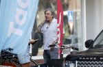 Amsterdam 23 augustus 2019
Ruud de Wild arriveert op zijn motor bij het huis van Olcay Gulsen . Daarna gaan ze met Olcay haar auto naar een fietsenwinkel.
