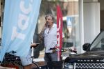 Amsterdam 23 augustus 2019
Ruud de Wild arriveert op zijn motor bij het huis van Olcay Gulsen . Daarna gaan ze met Olcay haar auto naar een fietsenwinkel.