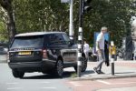 Amsterdam 23 augustus 2019
Ruud de Wild arriveert op zijn motor bij het huis van Olcay Gulsen . Daarna gaan ze met Olcay haar auto naar een fietsenwinkel.