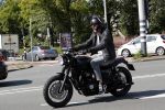Amsterdam 23 augustus 2019
Ruud de Wild arriveert op zijn motor bij het huis van Olcay Gulsen . Daarna gaan ze met Olcay haar auto naar een fietsenwinkel.