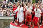 Amsterdam 3 augustus 2019
Gaypride in de grachten van Amsterdam.
Selwyn Senatori met zijn vrouw