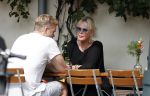 Amsterdam 28 augustus 2019
Sheila de Vries met zoon op terras.