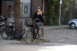 Amsterdam 31 augustus 2019
Susan Visser op de fiets in Amsterdam zuid.