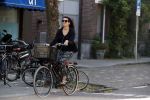Amsterdam 31 augustus 2019
Susan Visser op de fiets in Amsterdam zuid.