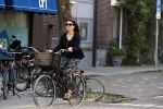 Amsterdam 31 augustus 2019
Susan Visser op de fiets in Amsterdam zuid.