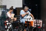 Amsterdam 31 augustus 2019
Victor Reinier met vriendin en dochter op de fiets