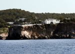 Ibiza  18 augustus 2019
De villa / huis van Wesley Sneijder en Yolanthe Cabau vanaf zee gezien.