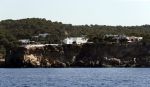 Ibiza  18 augustus 2019
De villa / huis van Wesley Sneijder en Yolanthe Cabau vanaf zee gezien.