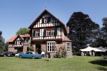 Diepenheim 24 augustus 2019
Wibi Soerjadi geeft tuinconcert in de tuin van zijn huis.