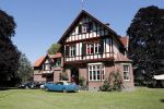 Diepenheim 24 augustus 2019
Wibi Soerjadi geeft tuinconcert in de tuin van zijn huis.