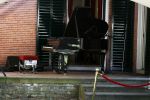 Diepenheim 24 augustus 2019
Wibi Soerjadi geeft tuinconcert in de tuin van zijn huis.