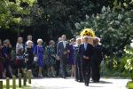 Den Haag 22 augustus 2019
Afscheidsdienst voor prinses Christina op paleis Noordeinde en de koninklijke stallen.
Aanwezig haar Kinderen Bernardo, Nicolas en Juliana alsmede prinses Beatrix prinses Irene prinses Margriet mr Pieter v Vollenhoven Koning Willem Alexander koningin Maxima prinses Mabel prins Constantijn Prinses laurentien en hun kinderen Leonore Claus Casimir Eloise   Prins Carlos  prinses Annemarie prinses Viktoria  Prins Jaime Prinses Carolina met man Albert Brenninkmeijer prinses Margarita met man Tjalling ten cate Prins floris en Prinses Aimee Prins Maurits en Prinses Marilene Prins Pieter Christiaan en Prins Bernhard jr.