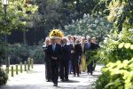 Den Haag 22 augustus 2019
Afscheidsdienst voor prinses Christina op paleis Noordeinde en de koninklijke stallen.
Aanwezig haar Kinderen Bernardo, Nicolas en Juliana alsmede prinses Beatrix prinses Irene prinses Margriet mr Pieter v Vollenhoven Koning Willem Alexander koningin Maxima prinses Mabel prins Constantijn Prinses laurentien en hun kinderen Leonore Claus Casimir Eloise   Prins Carlos  prinses Annemarie prinses Viktoria  Prins Jaime Prinses Carolina met man Albert Brenninkmeijer prinses Margarita met man Tjalling ten cate Prins floris en Prinses Aimee Prins Maurits en Prinses Marilene Prins Pieter Christiaan en Prins Bernhard jr.
