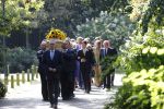 Den Haag 22 augustus 2019
Afscheidsdienst voor prinses Christina op paleis Noordeinde en de koninklijke stallen.
Aanwezig haar Kinderen Bernardo, Nicolas en Juliana alsmede prinses Beatrix prinses Irene prinses Margriet mr Pieter v Vollenhoven Koning Willem Alexander koningin Maxima prinses Mabel prins Constantijn Prinses laurentien en hun kinderen Leonore Claus Casimir Eloise   Prins Carlos  prinses Annemarie prinses Viktoria  Prins Jaime Prinses Carolina met man Albert Brenninkmeijer prinses Margarita met man Tjalling ten cate Prins floris en Prinses Aimee Prins Maurits en Prinses Marilene Prins Pieter Christiaan en Prins Bernhard jr.