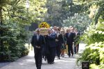Den Haag 22 augustus 2019
Afscheidsdienst voor prinses Christina op paleis Noordeinde en de koninklijke stallen.
Aanwezig haar Kinderen Bernardo, Nicolas en Juliana alsmede prinses Beatrix prinses Irene prinses Margriet mr Pieter v Vollenhoven Koning Willem Alexander koningin Maxima prinses Mabel prins Constantijn Prinses laurentien en hun kinderen Leonore Claus Casimir Eloise   Prins Carlos  prinses Annemarie prinses Viktoria  Prins Jaime Prinses Carolina met man Albert Brenninkmeijer prinses Margarita met man Tjalling ten cate Prins floris en Prinses Aimee Prins Maurits en Prinses Marilene Prins Pieter Christiaan en Prins Bernhard jr.