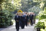 Den Haag 22 augustus 2019
Afscheidsdienst voor prinses Christina op paleis Noordeinde en de koninklijke stallen.
Aanwezig haar Kinderen Bernardo, Nicolas en Juliana alsmede prinses Beatrix prinses Irene prinses Margriet mr Pieter v Vollenhoven Koning Willem Alexander koningin Maxima prinses Mabel prins Constantijn Prinses laurentien en hun kinderen Leonore Claus Casimir Eloise   Prins Carlos  prinses Annemarie prinses Viktoria  Prins Jaime Prinses Carolina met man Albert Brenninkmeijer prinses Margarita met man Tjalling ten cate Prins floris en Prinses Aimee Prins Maurits en Prinses Marilene Prins Pieter Christiaan en Prins Bernhard jr.