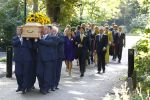 Den Haag 22 augustus 2019
Afscheidsdienst voor prinses Christina op paleis Noordeinde en de koninklijke stallen.
Aanwezig haar Kinderen Bernardo, Nicolas en Juliana alsmede prinses Beatrix prinses Irene prinses Margriet mr Pieter v Vollenhoven Koning Willem Alexander koningin Maxima prinses Mabel prins Constantijn Prinses laurentien en hun kinderen Leonore Claus Casimir Eloise   Prins Carlos  prinses Annemarie prinses Viktoria  Prins Jaime Prinses Carolina met man Albert Brenninkmeijer prinses Margarita met man Tjalling ten cate Prins floris en Prinses Aimee Prins Maurits en Prinses Marilene Prins Pieter Christiaan en Prins Bernhard jr.