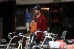 Amsterdam 22 augustus 2020
Arie Boomsma met zijn baby op zijn borst.