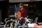 Amsterdam 22 augustus 2020
Arie Boomsma met zijn baby op zijn borst.