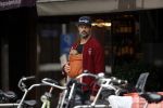 Amsterdam 22 augustus 2020
Arie Boomsma met zijn baby op zijn borst.
