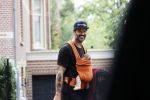 Amsterdam 22 augustus 2020
Arie Boomsma met zijn baby op zijn borst.