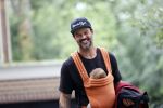 Amsterdam 22 augustus 2020
Arie Boomsma met zijn baby op zijn borst.