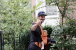 Amsterdam 22 augustus 2020
Arie Boomsma met zijn baby op zijn borst.