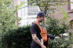 Amsterdam 22 augustus 2020
Arie Boomsma met zijn baby op zijn borst.
