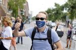 Amsterdam 20 augustus 2020
Arjen Lubach in zijn pop u store ivm met zijn  nieuwe boek stoorzender