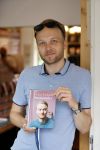 Amsterdam 20 augustus 2020
Arjen Lubach in zijn pop u store ivm met zijn  nieuwe boek stoorzender