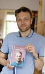 Amsterdam 20 augustus 2020
Arjen Lubach in zijn pop u store ivm met zijn  nieuwe boek stoorzender
