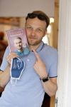 Amsterdam 20 augustus 2020
Arjen Lubach in zijn pop u store ivm met zijn  nieuwe boek stoorzender