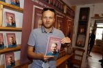 Amsterdam 20 augustus 2020
Arjen Lubach in zijn pop u store ivm met zijn  nieuwe boek stoorzender