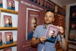 Amsterdam 20 augustus 2020
Arjen Lubach in zijn pop u store ivm met zijn  nieuwe boek stoorzender