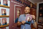 Amsterdam 20 augustus 2020
Arjen Lubach in zijn pop u store ivm met zijn  nieuwe boek stoorzender