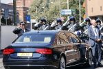 Den Haag 15 september 2020
Prinsjesdag 2020 in de grote kerk van Den Haag . Aanwezig Koning Willem Alexander Koningin Maxima Prins Constantijn en Prinses laurentien zijn aanwezig. De verlengde audi A8 van onze koning