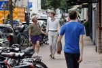 Amsterdam 20 augustus 2020
Bastiaan v Schaik met zijn nieuwe vriend op de pc hooftstraat